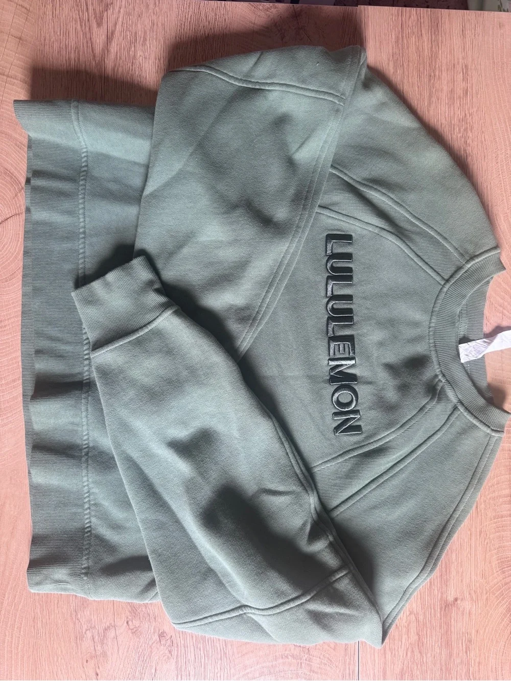 lululemon athletica Sage Green Pullover Crewneck